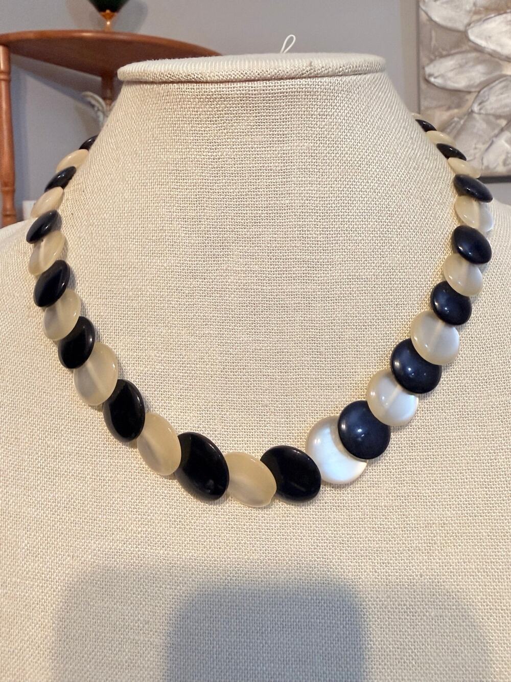 Vintage 18" Acrylic Necklace Barrel Clasp